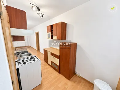 Na prenájom 2-izbový byt, 52 m², Poprad, Šrobárova