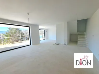 Domy na sprzedaż, Banská Bystrica · €690 000