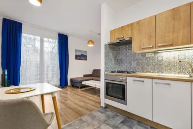 Mieszkania na wynajem, 2-pokojowe, Bratislava-Staré Mesto · €713