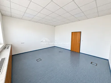 Na prenájom komerčné, 27 m², Košice-Juh, Južná trieda