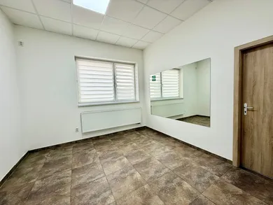 Na prenájom komerčné, 81 m², Poprad, Hviezdoslavova