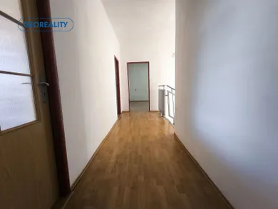 Na predaj 7-izbový dom, 360 m², Maňa, P. O. Hviezdoslava