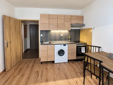 Kiadó lakások, 1-szobás, Zvolen · €520