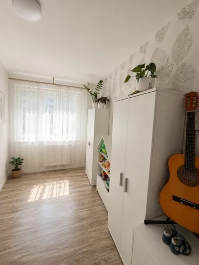 Na predaj 3-izbový byt, 80 m², Dunajská Streda, Nám. priateľstva