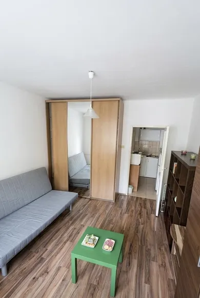 Byty na prenájom 1-izbový, Bratislava-Nové Mesto · €525