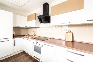 Na predaj 3-izbový byt, 65 m², Handlová, Partizánska 1