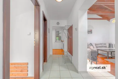 Na predaj dom v Bratislava-Staré Mesto · €565 000 · Pôvodný stav