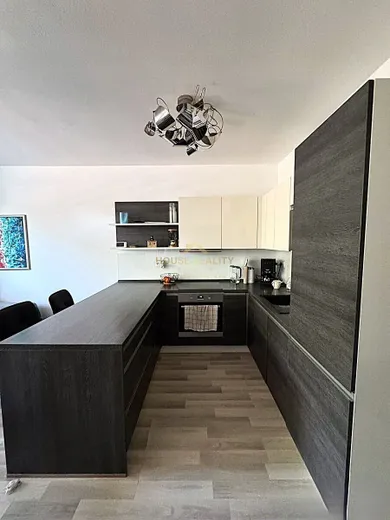 Mieszkania na wynajem, 2-pokojowe, Bratislava-Nové Mesto · €750