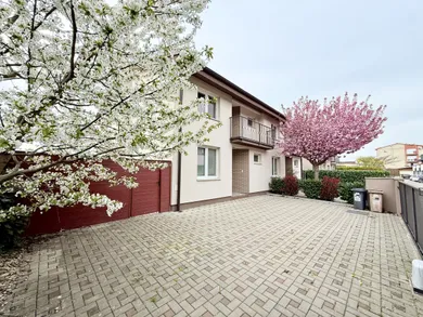 Domy na sprzedaż, 5-pokojowe, Malinovo · €349 900