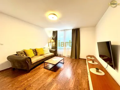 Mieszkania na wynajem, 2-pokojowe, Bratislava-Staré Mesto · €650