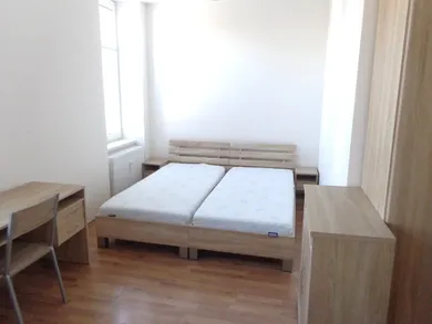 Na prenájom 1-izbový byt, 28 m², Banská Bystrica