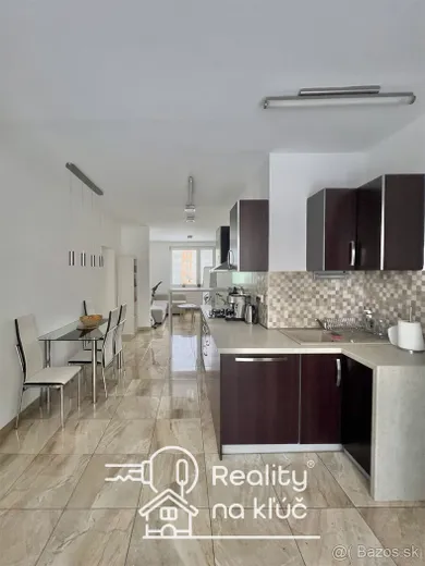 Mieszkania na sprzedaż, 3-pokojowe, Nové Zámky · €145 000