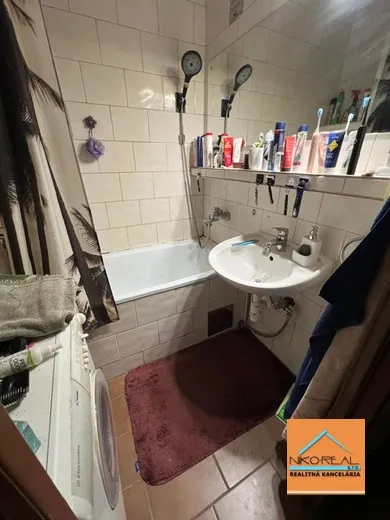 Na predaj 2-izbový byt, 53 m², Bratislava-Petržalka, A. Gwerkovej