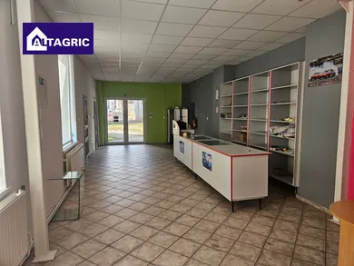 Na prenájom komerčné, 141 m², Komárno, Ul. K. Thalyho