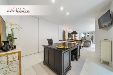 Na predaj 4-izbový byt, 180 m², Prešov, Hlavná