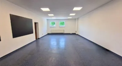 Na prenájom objekt, Nitra, Novozámocká