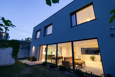 Na predaj dom, 202 m², Bratislava-Nové Mesto, Jeséniova
