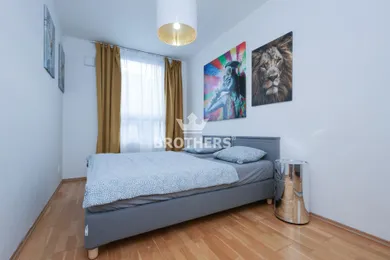 Na predaj 3-izbový byt, 70 m², Bratislava-Ružinov, Plynárenská