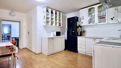 Na predaj 3-izbový dom, 138 m², Veľké Úľany, Školská