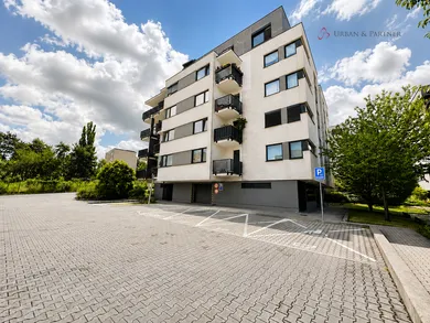 Mieszkania na sprzedaż, 4-pokojowe, Bratislava-Dúbravka · €650 000