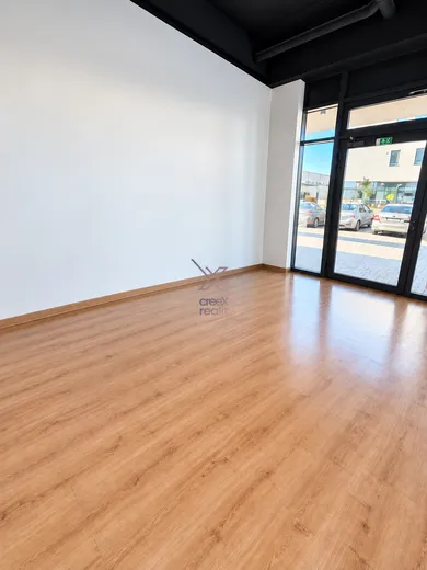 Na predaj komerčné, 77 m², Trnava, Novomestská ulica
