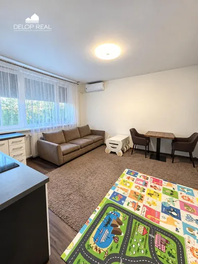 Na predaj 2-izbový byt, 36 m², Bratislava-Petržalka, Znievska
