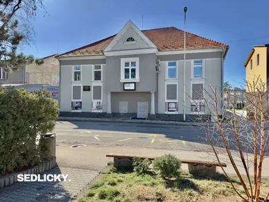 Na prenájom komerčné, 16 m², Prievidza, M. Mišíka