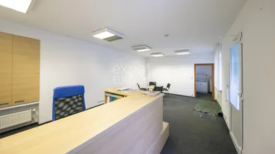 Na prenájom komerčné, 45 m², Bratislava-Staré Mesto, Ferienčíkova