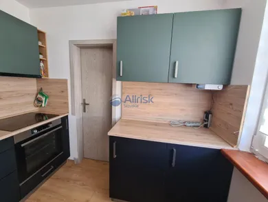 Na predaj 3-izbový byt, 75 m², Šaľa, Hollého