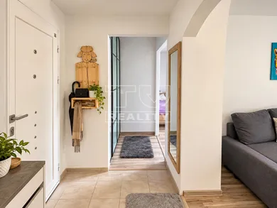 Na predaj 1-izbový byt, 36 m², Nižná
