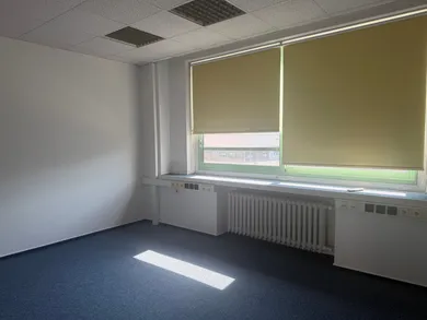 Na prenájom objekt, 19 m², Bratislava-Staré Mesto, Nám. SNP