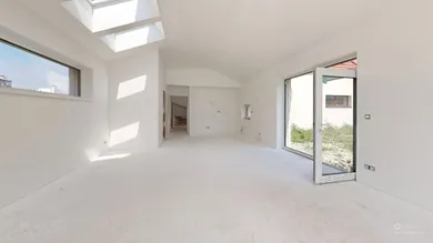 Na predaj 5-izbový dom, 138 m², Bratislava-Rusovce, Balkánska
