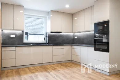 Na predaj 5-izbový dom, 167 m², Počarová