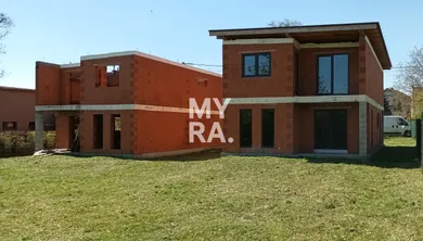 Na predaj 4-izbový byt, Sokoľany