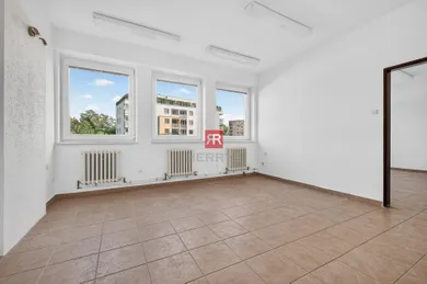 Na predaj komerčné, 61 m², Bratislava-Karlova Ves, Kolískova