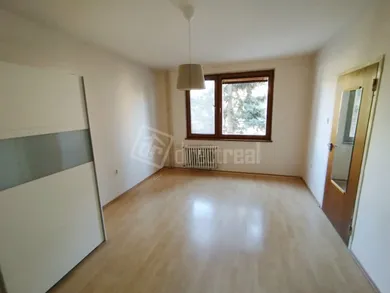Na prenájom 1-izbový byt, 38 m², Skalica, L. Svobodu