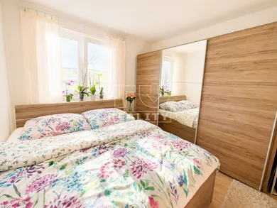 Na predaj 3-izbový byt, 64 m², Čaradice