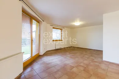 Na prenájom dom, 238 m², Bratislava-Nové Mesto, Suchá