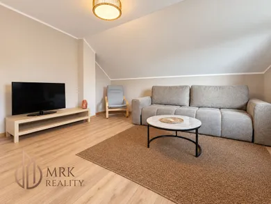Na prenájom 3-izbový byt, 90 m², Bratislava-Ružinov