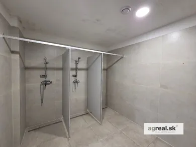 Na prenájom komerčné, 840 m², Bratislava-Nové Mesto, Opavská