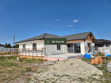 Na predaj dom, 116 m², Vráble, Vrábeľská