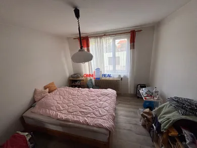 Na predaj 3-izbový dom, 210 m², Bratislava-Ružinov, Konopná