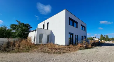 Na predaj 3-izbový byt, 80 m², Levice, Hradná ulica