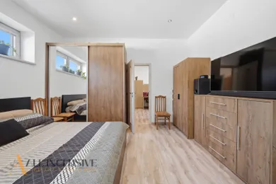 Na predaj 8-izbový dom, 361 m², Lehnice