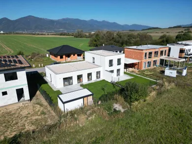 Na predaj 4-izbový dom, 122 m², Martin, Tomčany