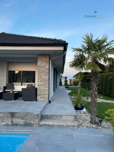 Na predaj 3-izbový dom, 165 m², Dvory nad Žitavou