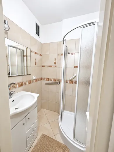 Na predaj 3-izbový byt, 64 m², Komárno