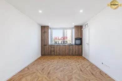 Na predaj 2-izbový byt, 35 m², Bratislava-Karlova Ves, Adámiho