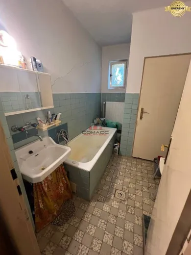 Na predaj 4-izbový dom, 200 m², Drahovce, Riadok