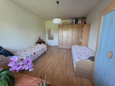 Na predaj 3-izbový byt, 94 m², Bratislava-Nové Mesto, Pri bielom kríži